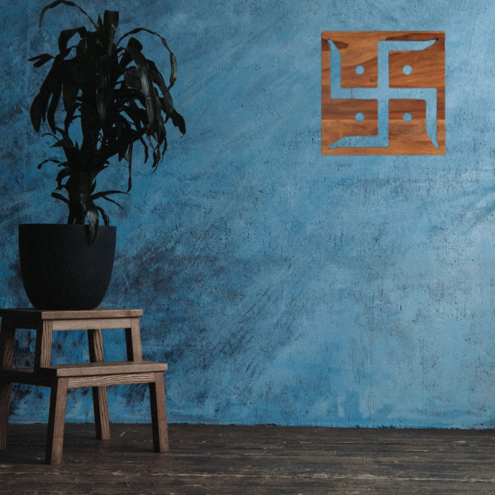 HavenzHome Handicraft Adorable Antique Sheesham Wooden Swastik Wall Decor